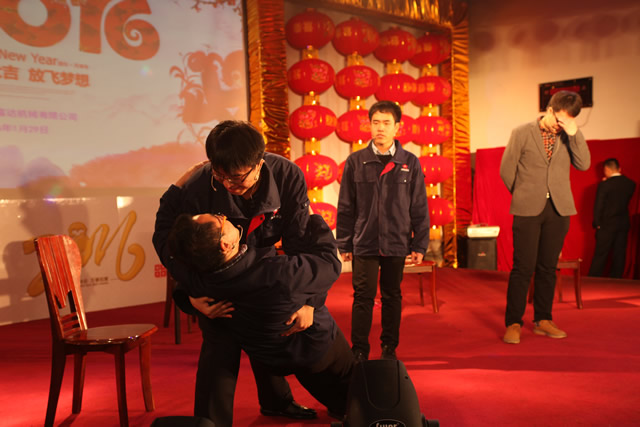 河北東方召開2015年總結表彰暨2016年迎新春聯歡會